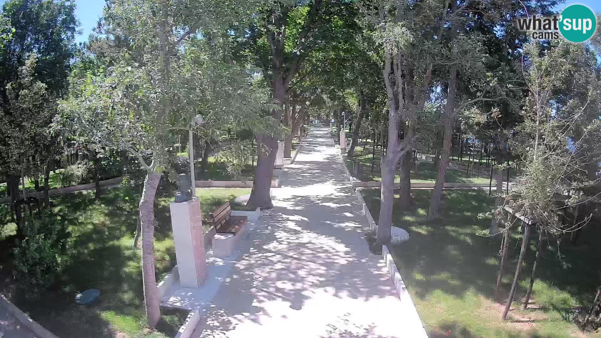 Park pisateljev Senj – Pogled v živo ob morju