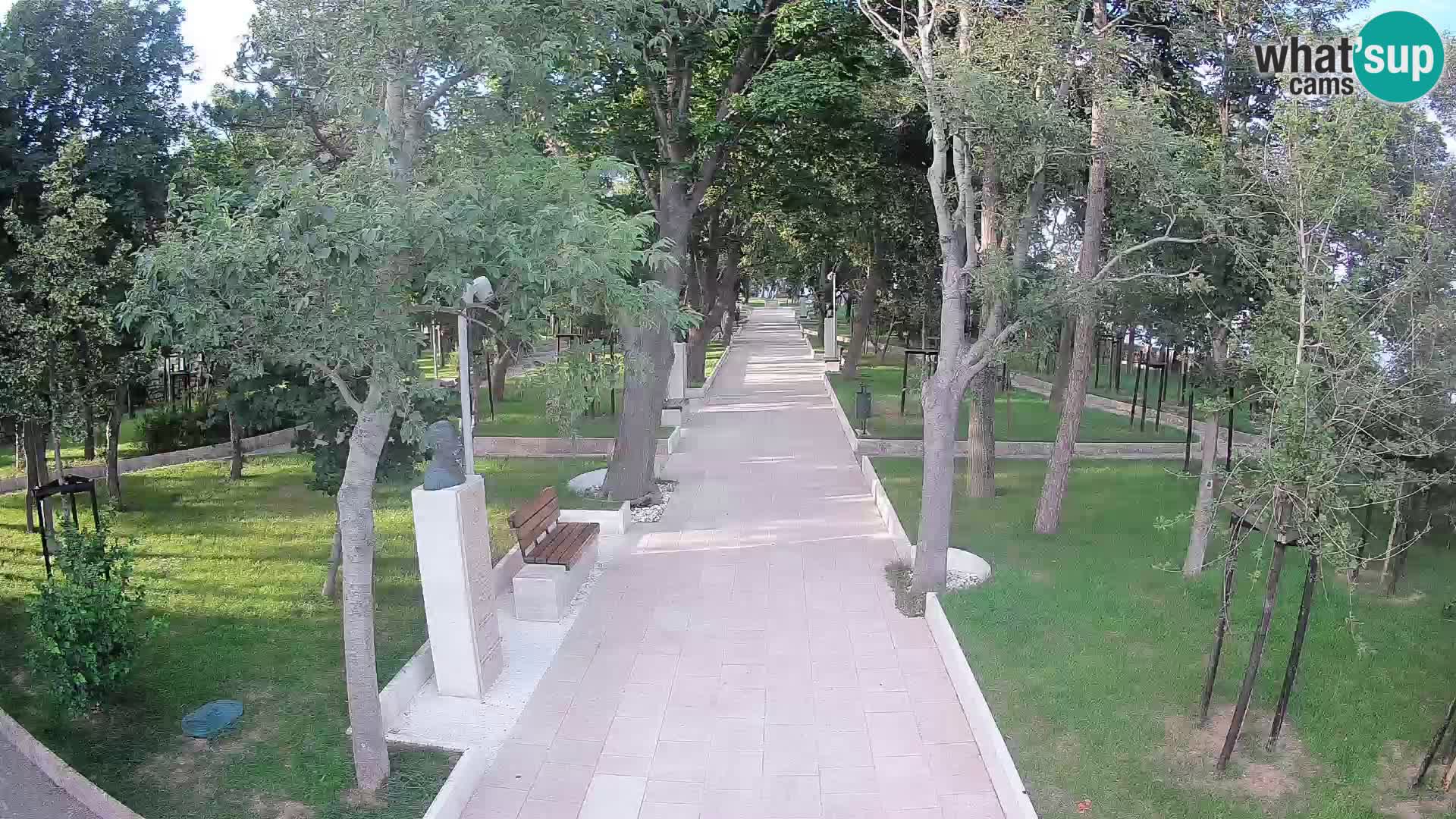 Park pisateljev Senj – Pogled v živo ob morju