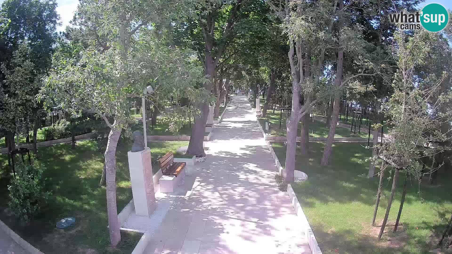Park pisateljev Senj – Pogled v živo ob morju