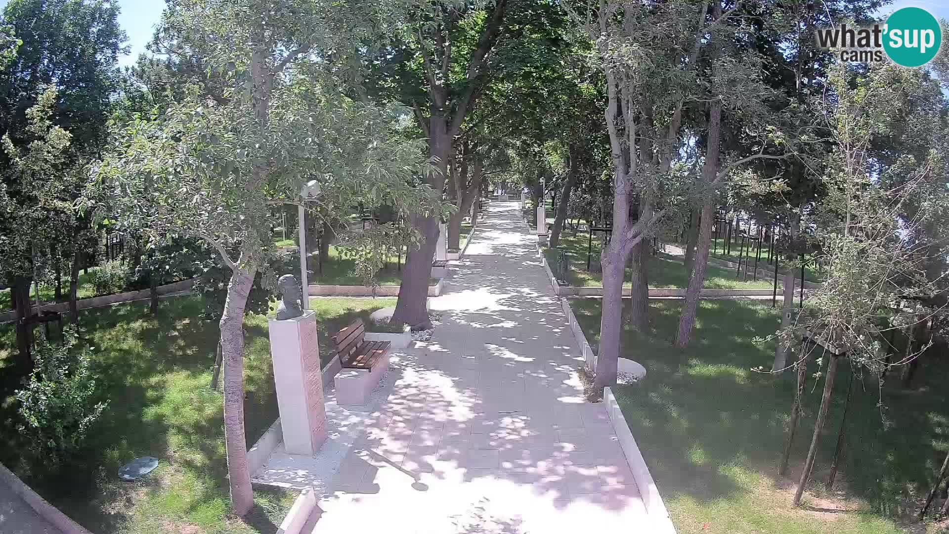 Park pisateljev Senj – Pogled v živo ob morju