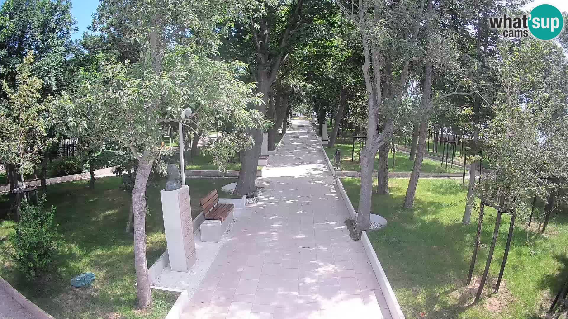 Park pisateljev Senj – Pogled v živo ob morju