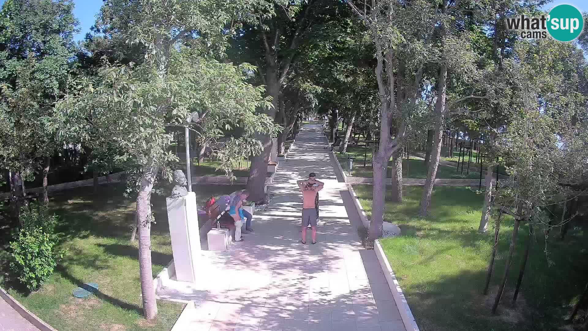 Park pisateljev Senj – Pogled v živo ob morju