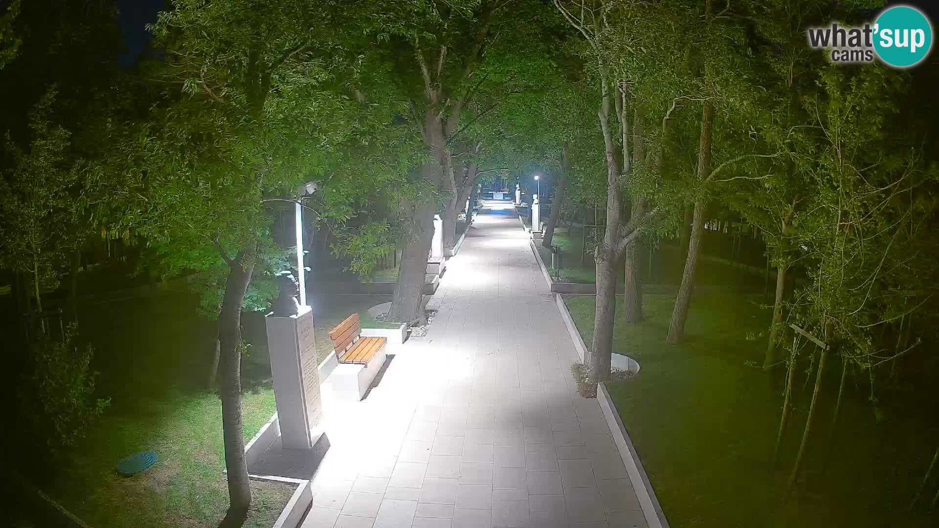 Park pisateljev Senj – Pogled v živo ob morju
