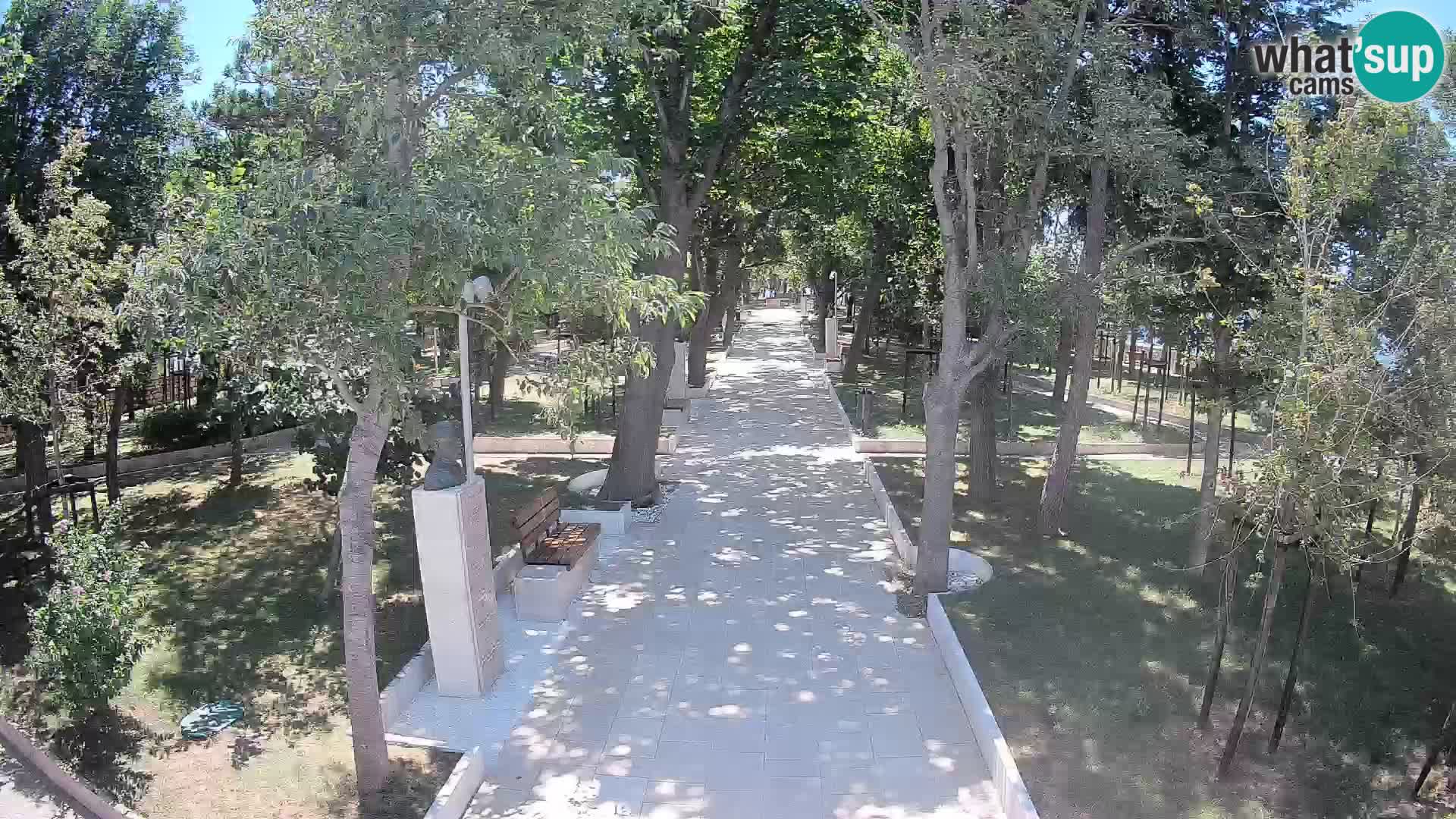 Park pisateljev Senj – Pogled v živo ob morju