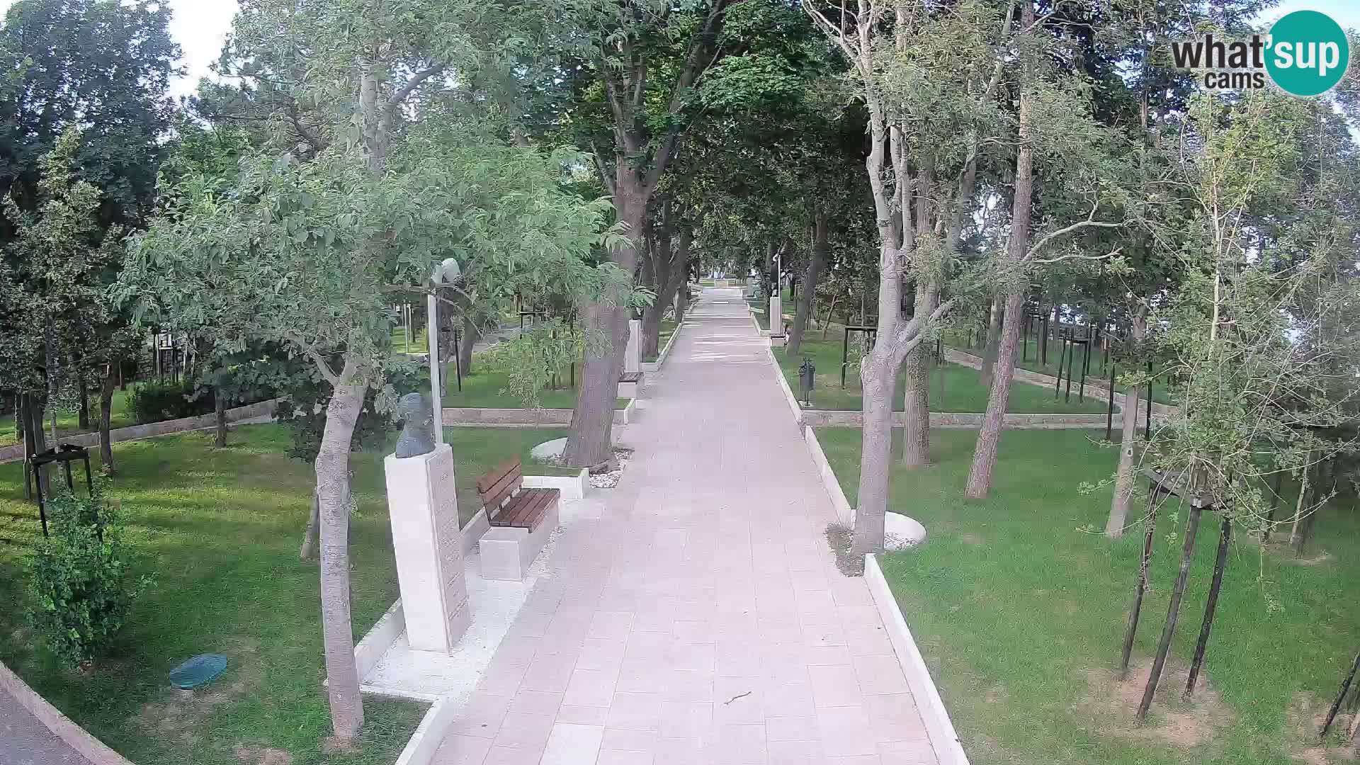 Park pisateljev Senj – Pogled v živo ob morju