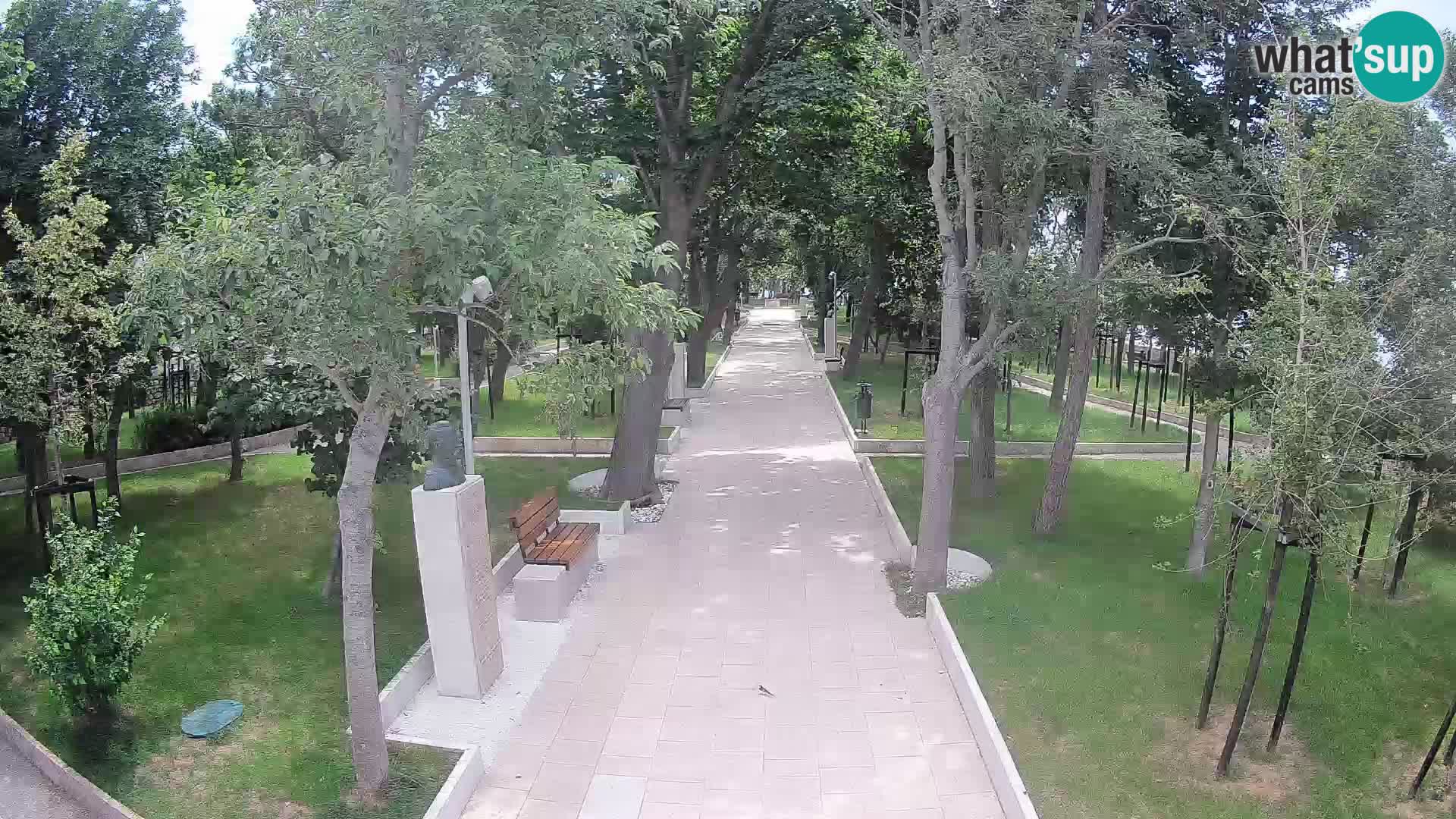 Park pisateljev Senj – Pogled v živo ob morju