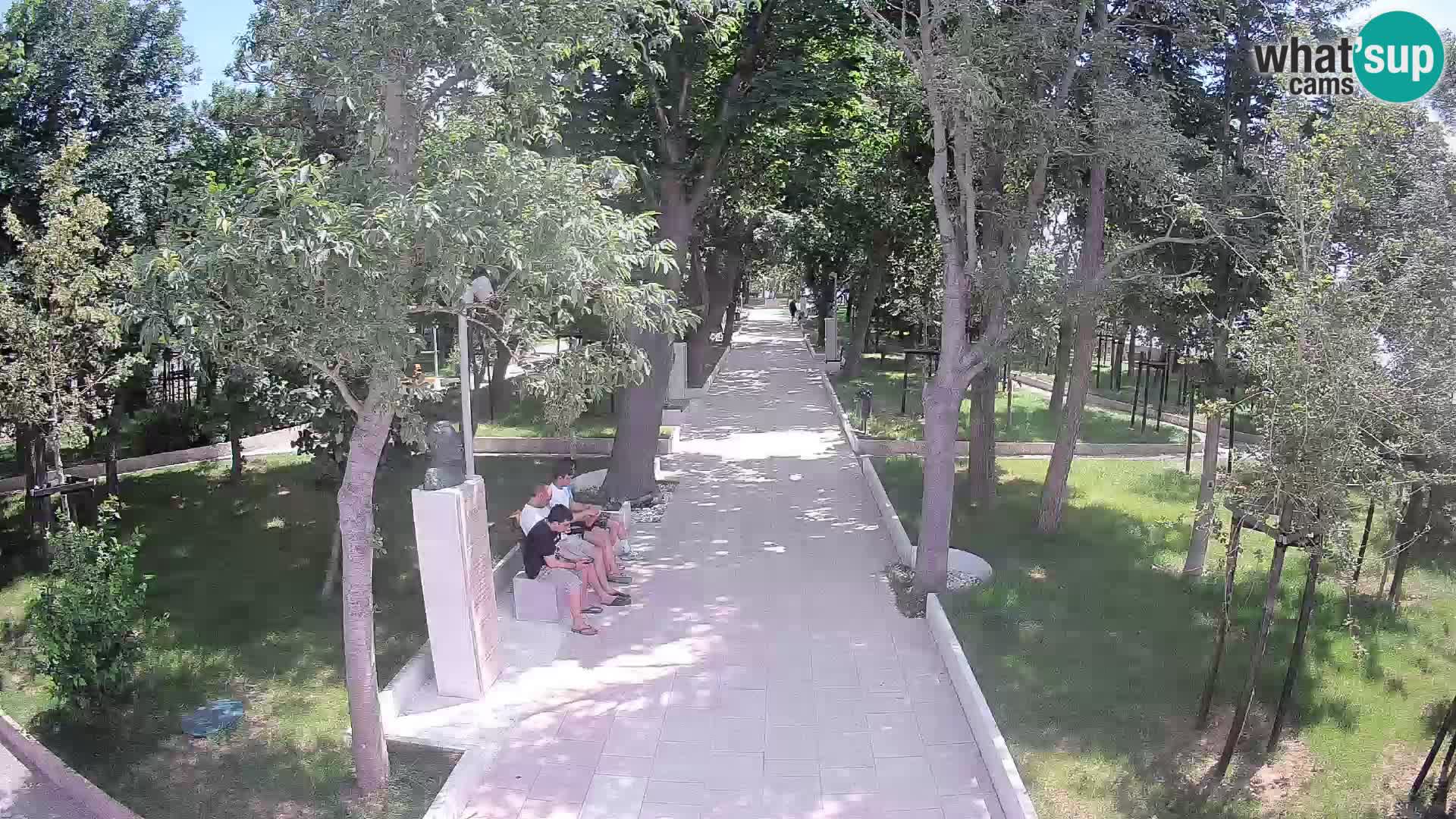 Park pisateljev Senj – Pogled v živo ob morju