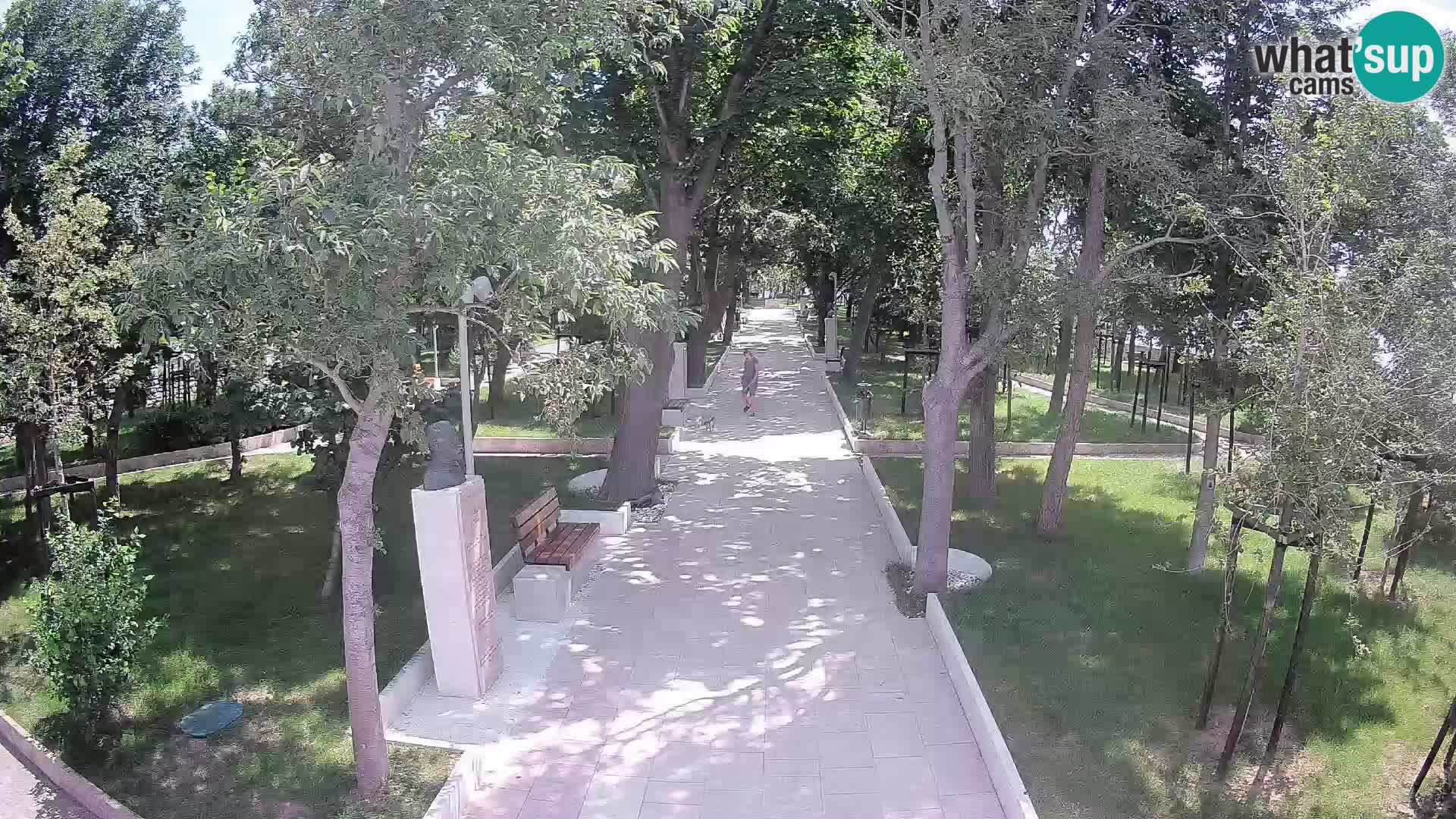 Park pisateljev Senj – Pogled v živo ob morju