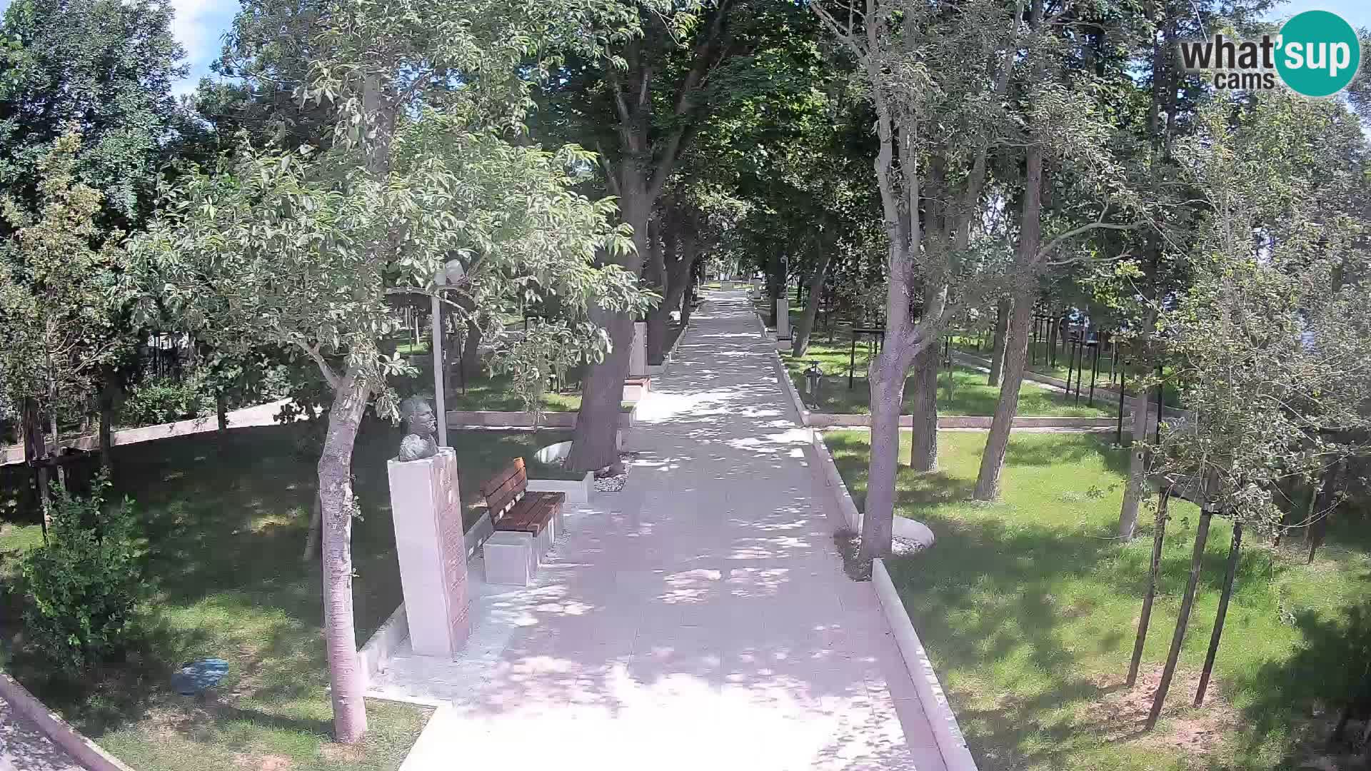 Park pisateljev Senj – Pogled v živo ob morju