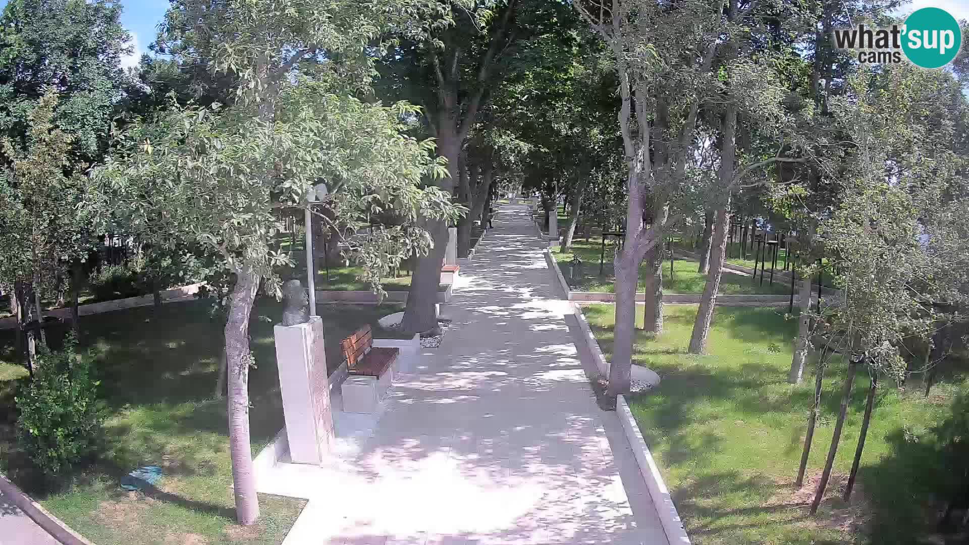 Park pisateljev Senj – Pogled v živo ob morju