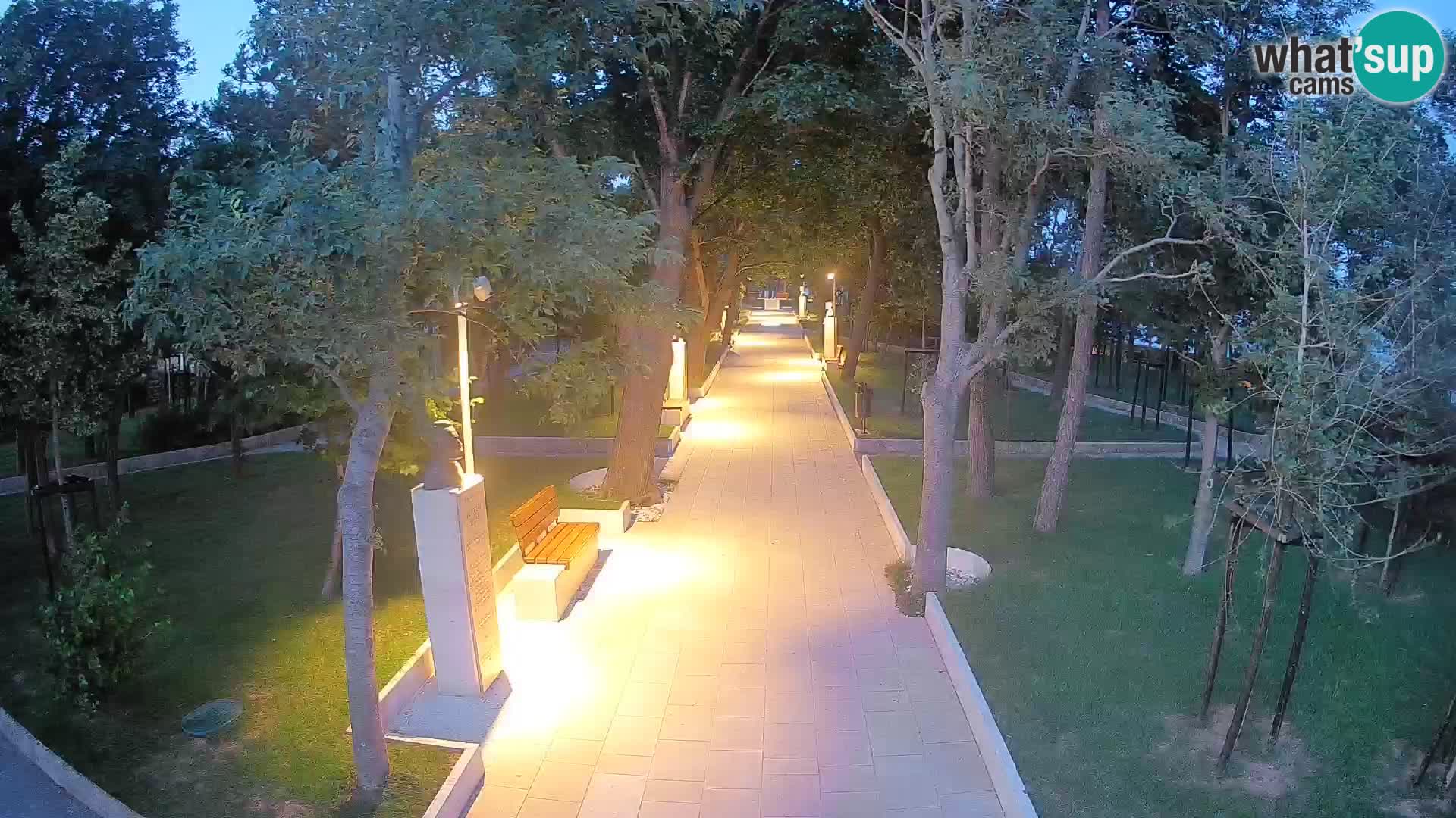 Park pisateljev Senj – Pogled v živo ob morju