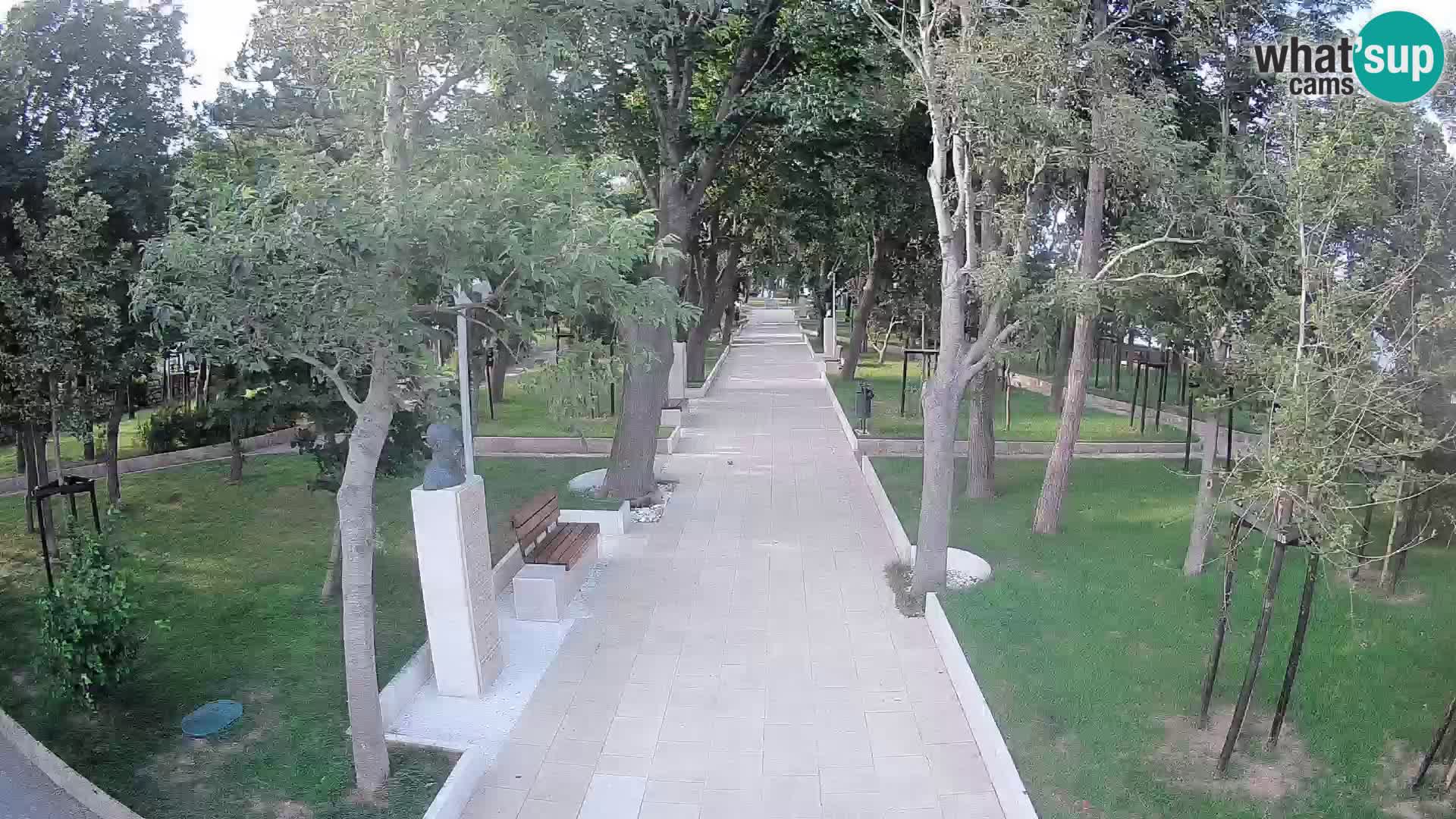 Park pisateljev Senj – Pogled v živo ob morju