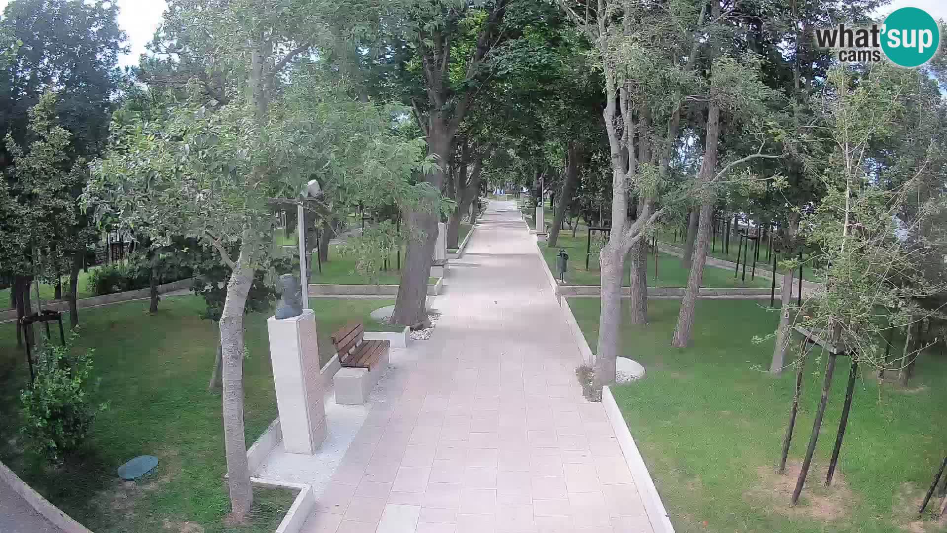 Park pisateljev Senj – Pogled v živo ob morju