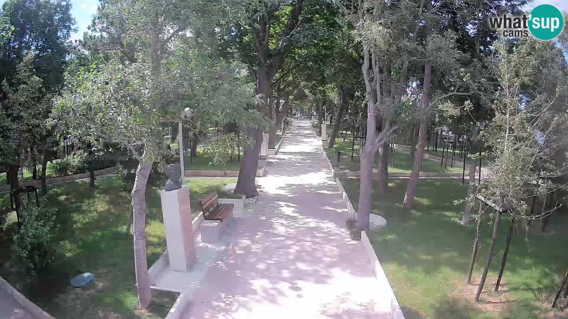 Park pisateljev Senj – Pogled v živo ob morju