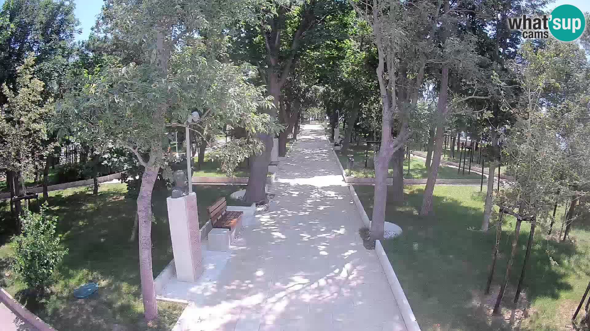 Park pisateljev Senj – Pogled v živo ob morju