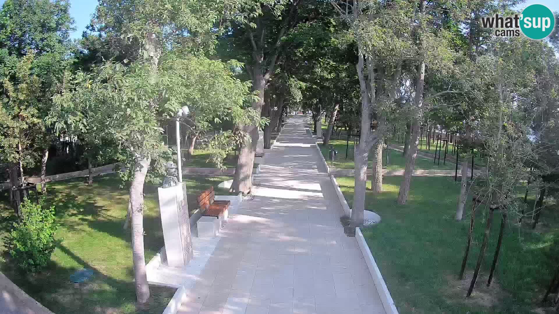 Park pisateljev Senj – Pogled v živo ob morju