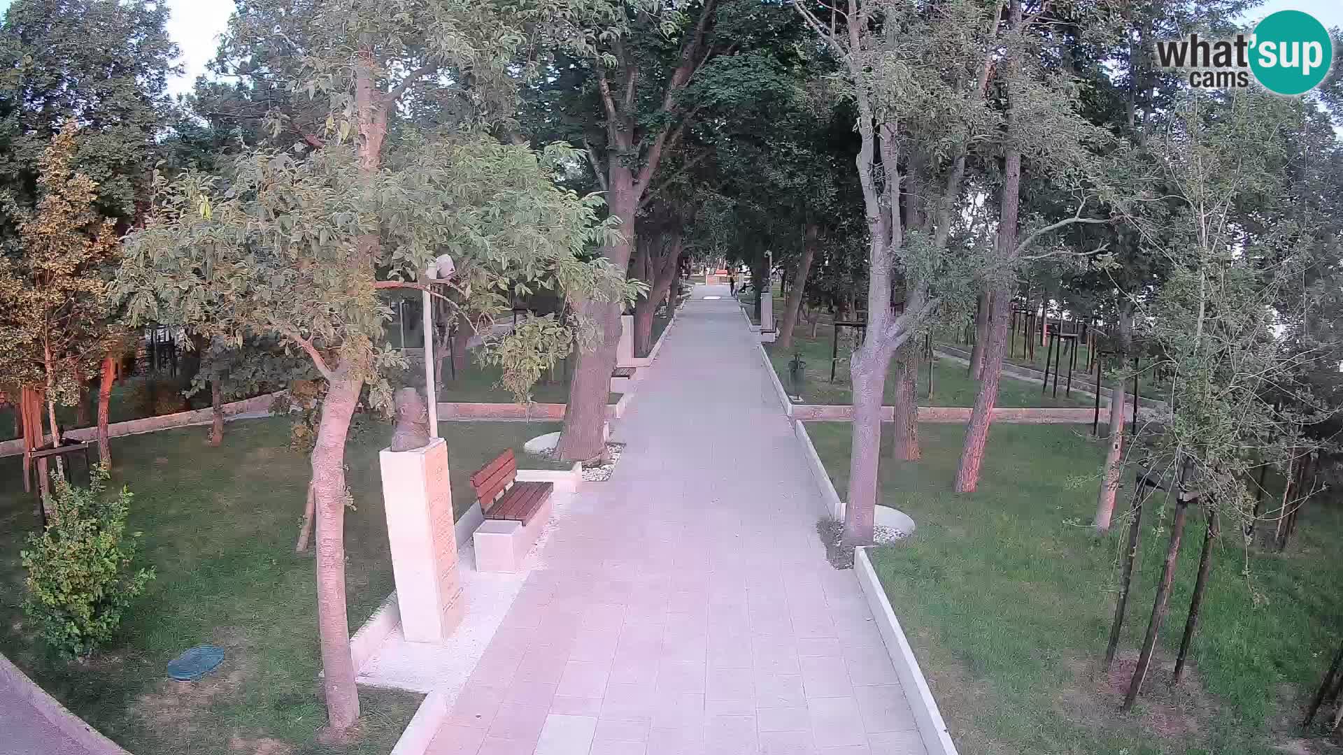 Park pisateljev Senj – Pogled v živo ob morju