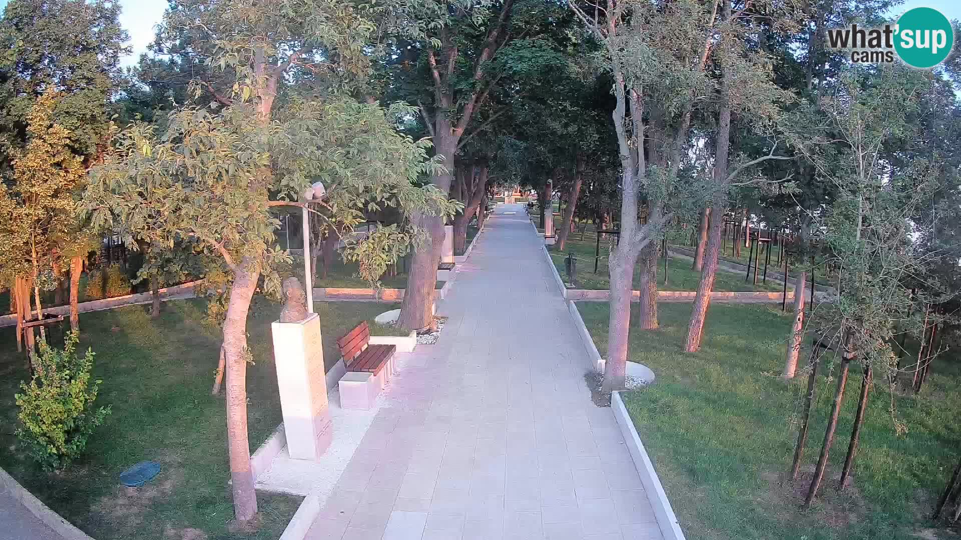 Park pisateljev Senj – Pogled v živo ob morju