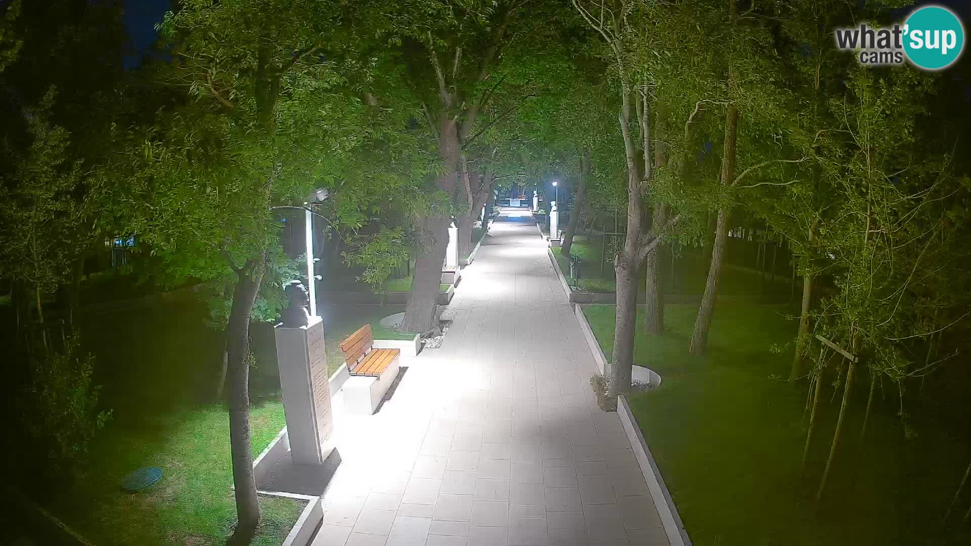 Park pisateljev Senj – Pogled v živo ob morju