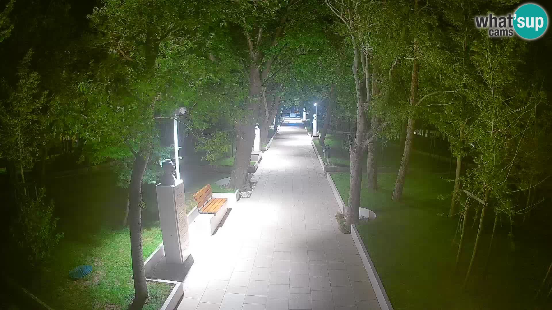 Park pisateljev Senj – Pogled v živo ob morju