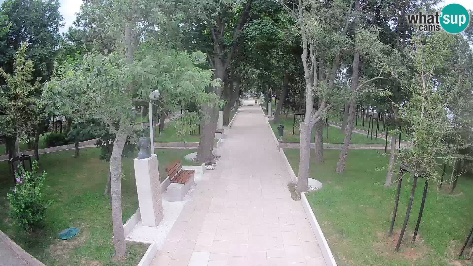 Park pisateljev Senj – Pogled v živo ob morju
