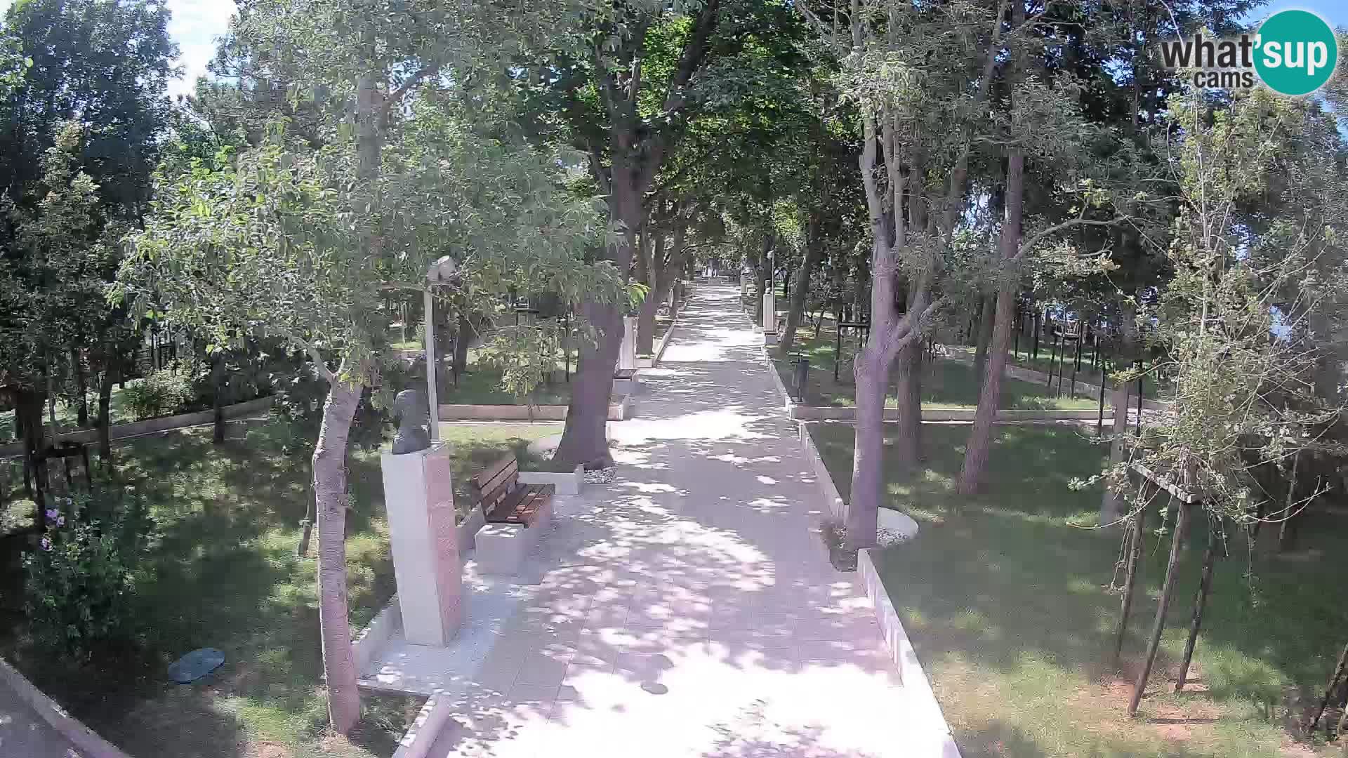 Park pisateljev Senj – Pogled v živo ob morju