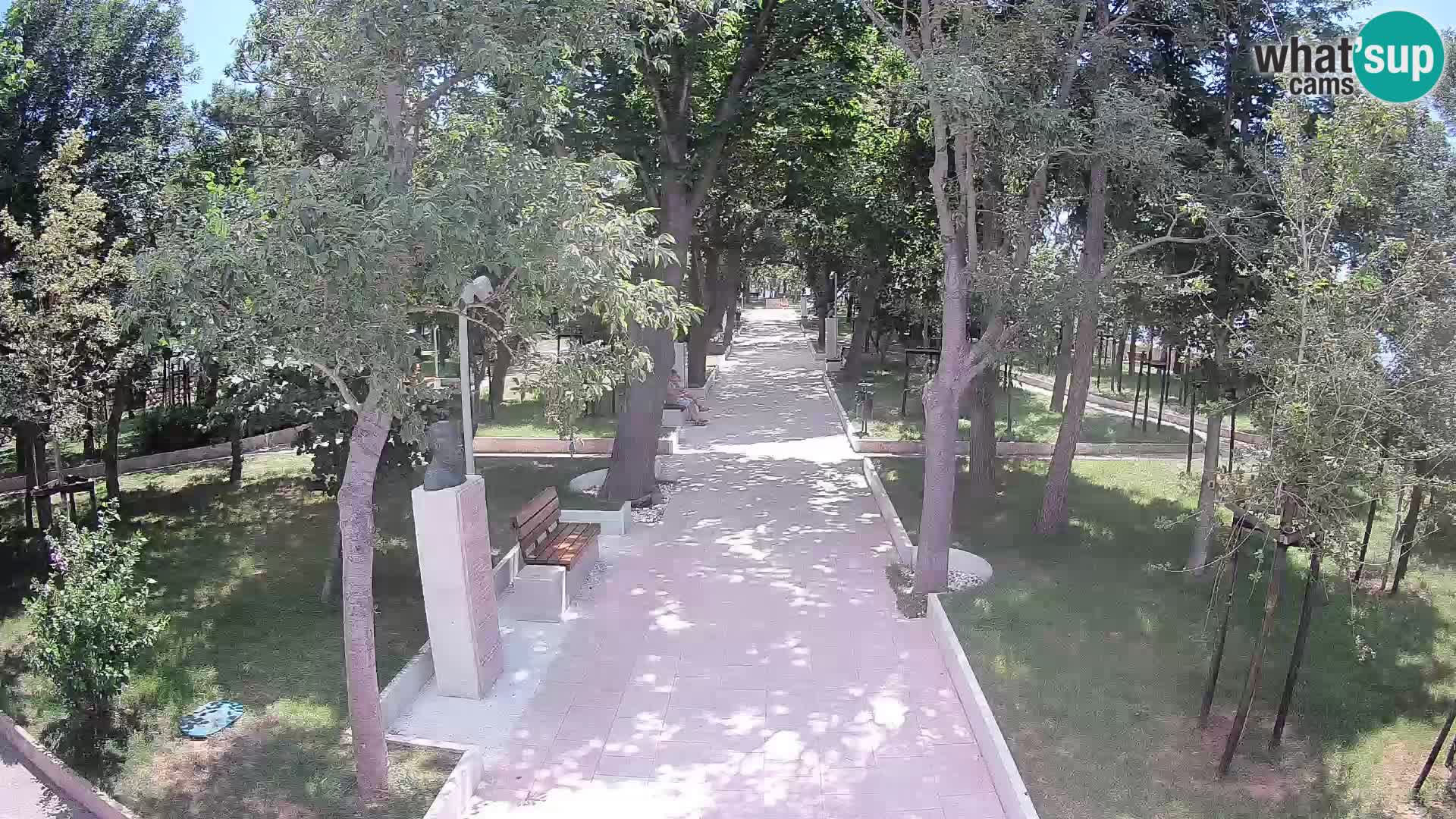 Park pisateljev Senj – Pogled v živo ob morju