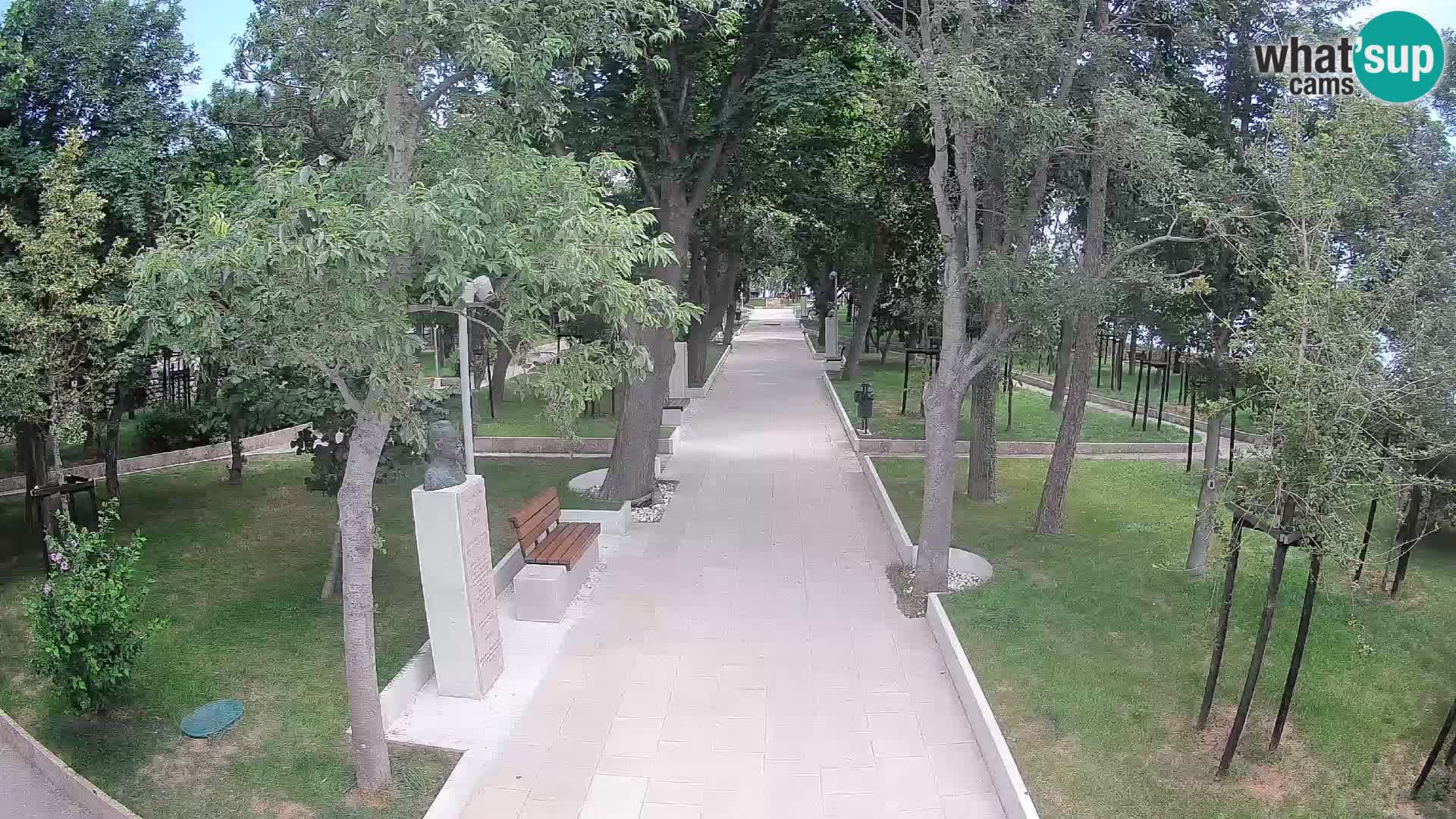 Park pisateljev Senj – Pogled v živo ob morju