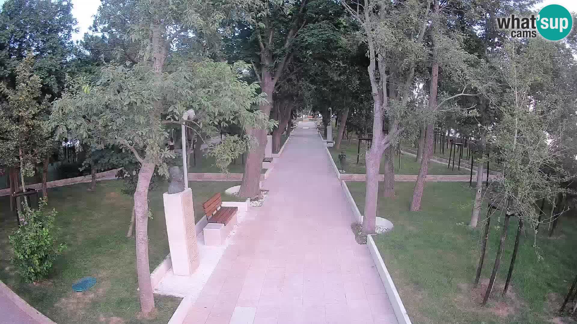 Park pisateljev Senj – Pogled v živo ob morju