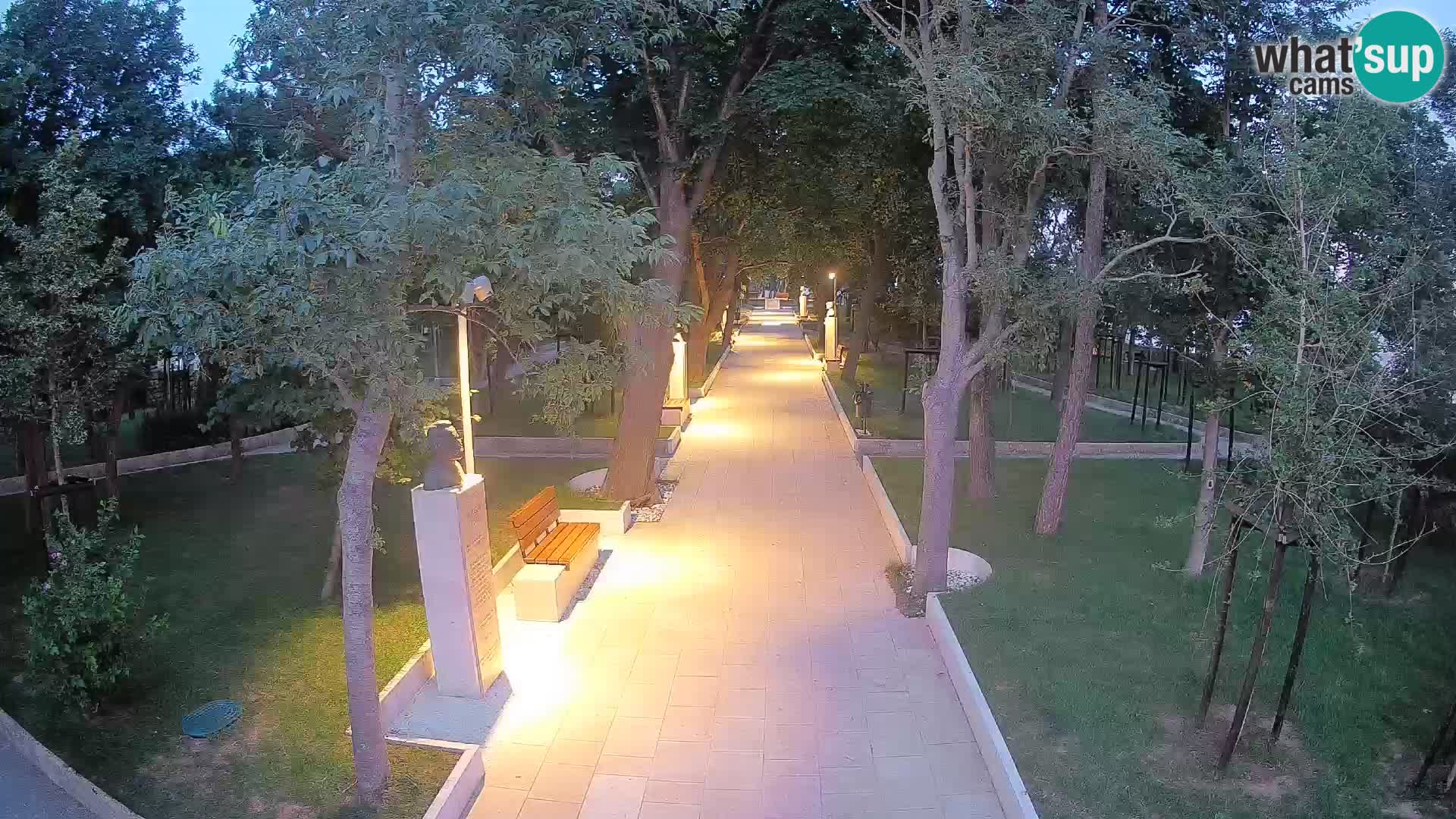 Park pisateljev Senj – Pogled v živo ob morju