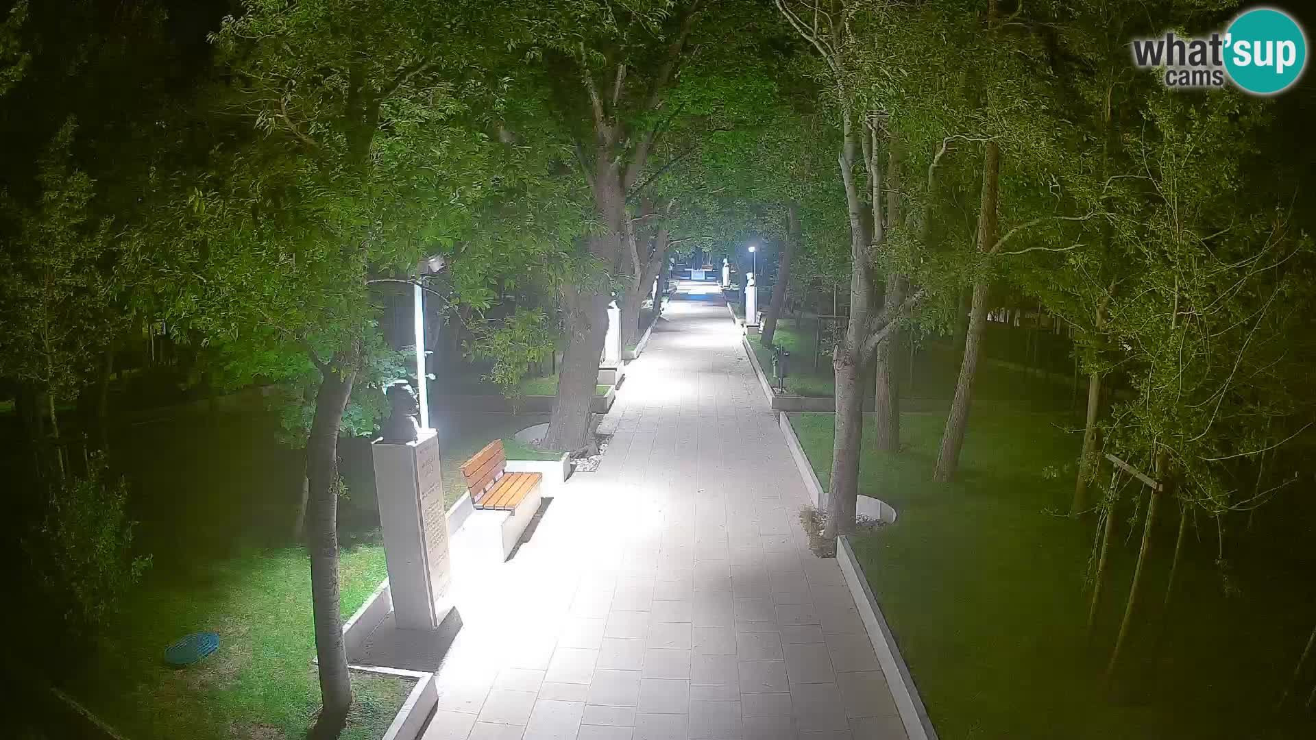 Park pisateljev Senj – Pogled v živo ob morju