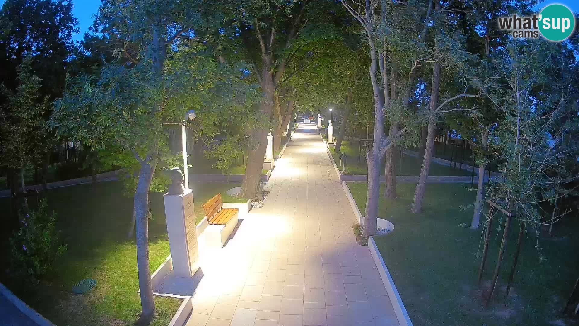 Park pisateljev Senj – Pogled v živo ob morju