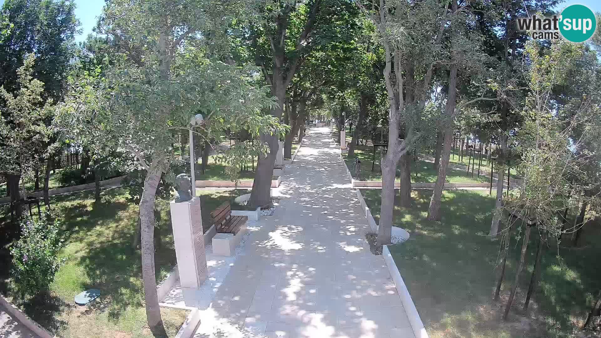 Park pisateljev Senj – Pogled v živo ob morju