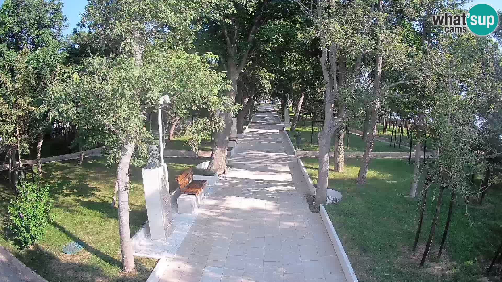 Park pisateljev Senj – Pogled v živo ob morju