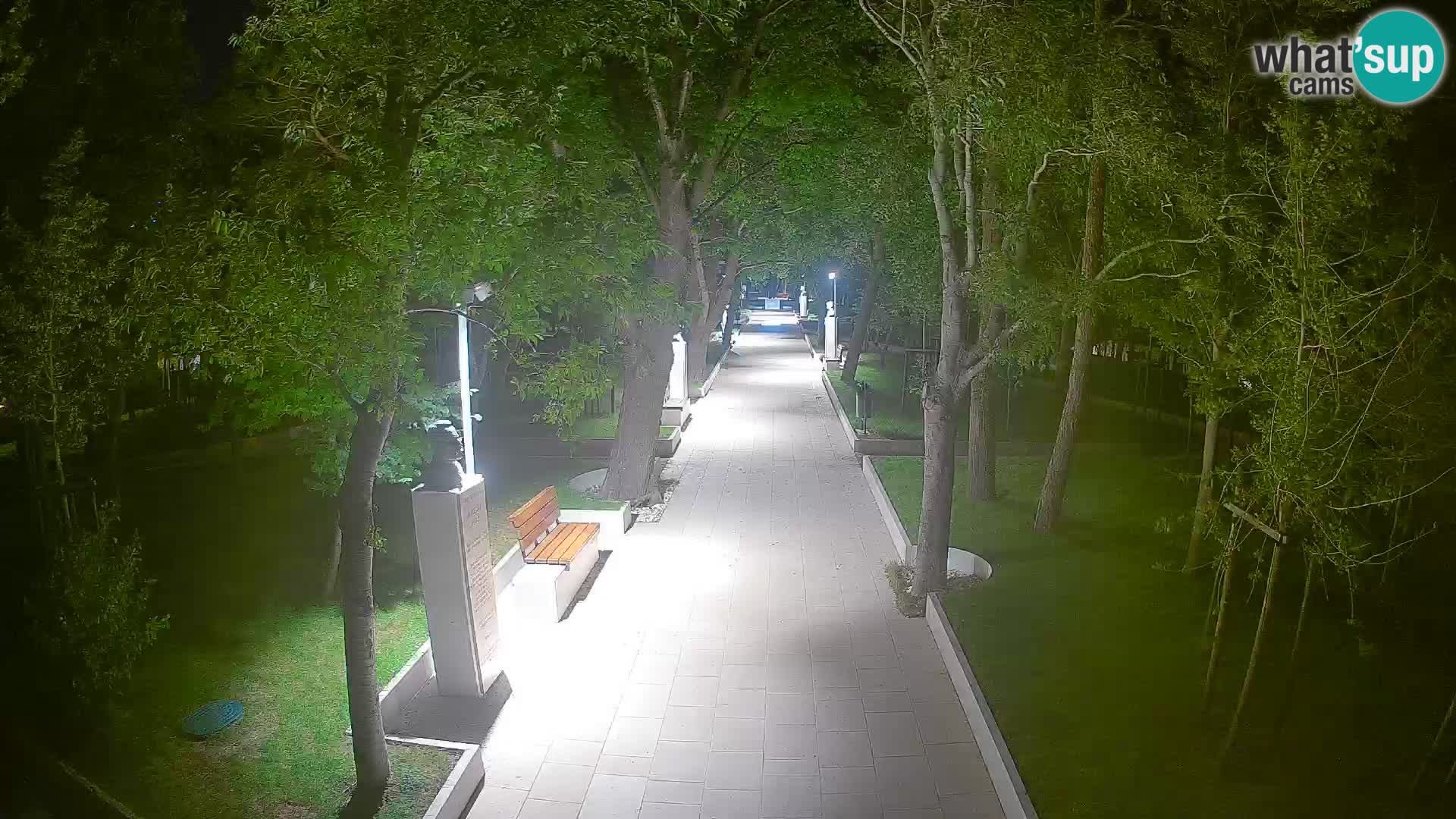 Park pisateljev Senj – Pogled v živo ob morju