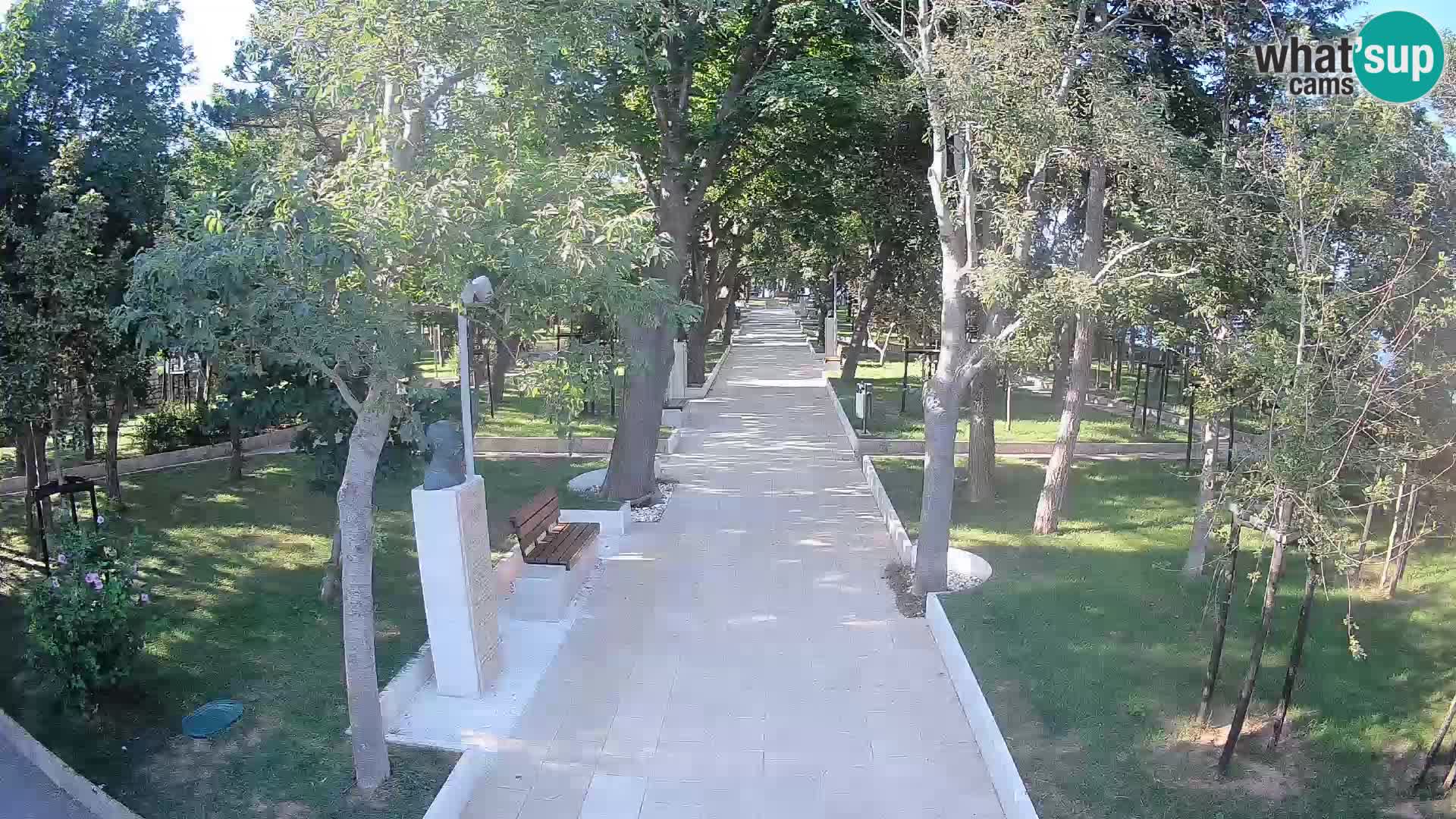 Park pisateljev Senj – Pogled v živo ob morju