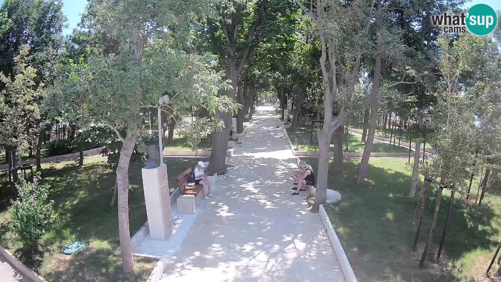 Park pisateljev Senj – Pogled v živo ob morju