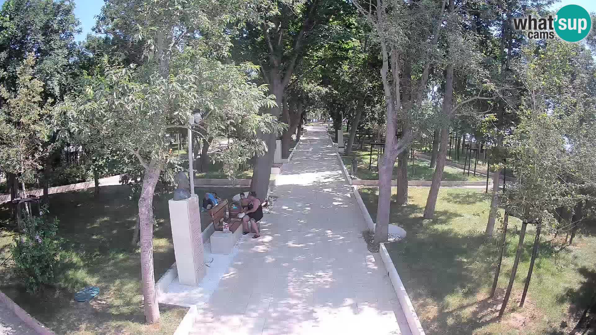 Park pisateljev Senj – Pogled v živo ob morju