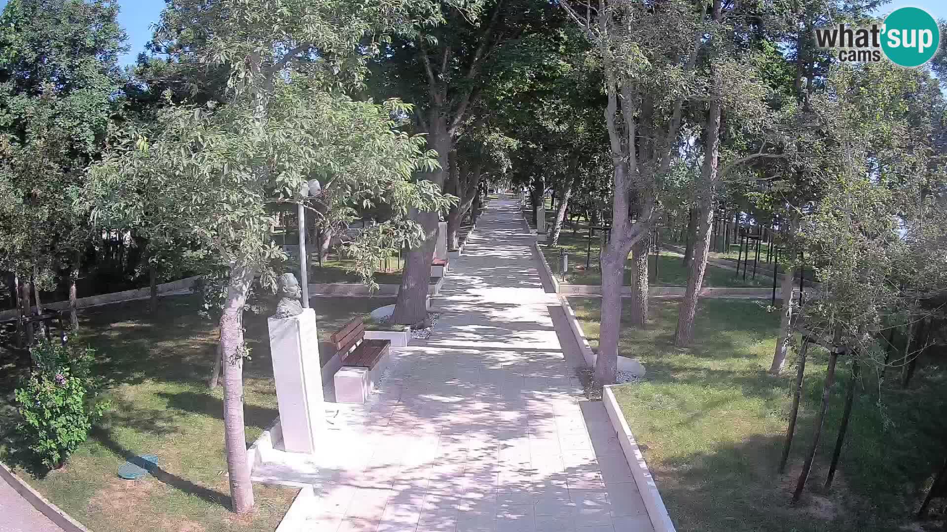 Park pisateljev Senj – Pogled v živo ob morju