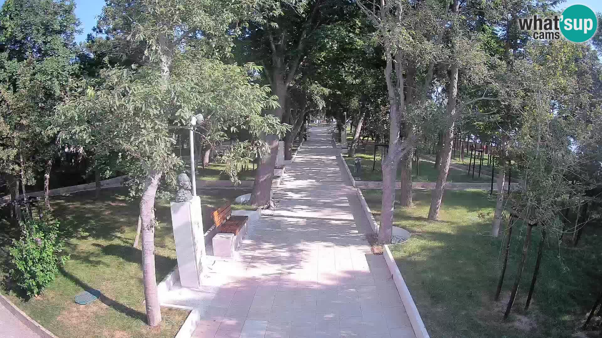 Park pisateljev Senj – Pogled v živo ob morju