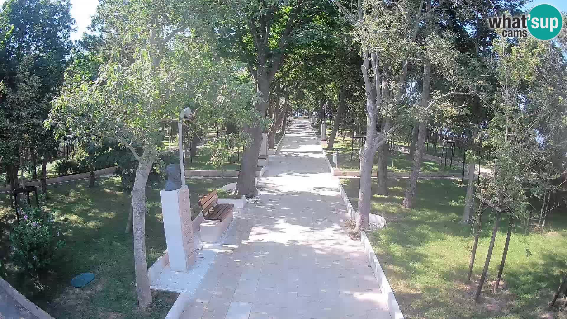 Park pisateljev Senj – Pogled v živo ob morju