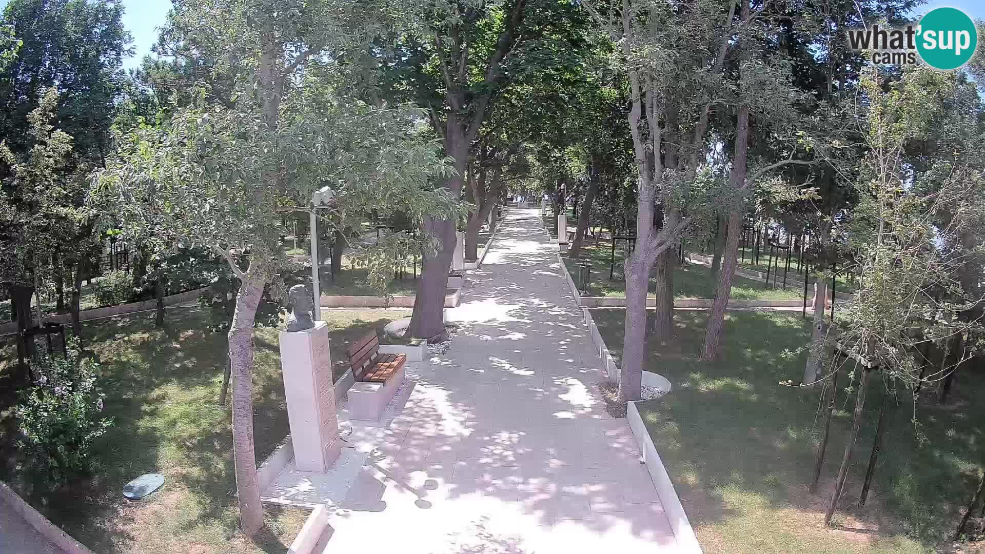 Park pisateljev Senj – Pogled v živo ob morju
