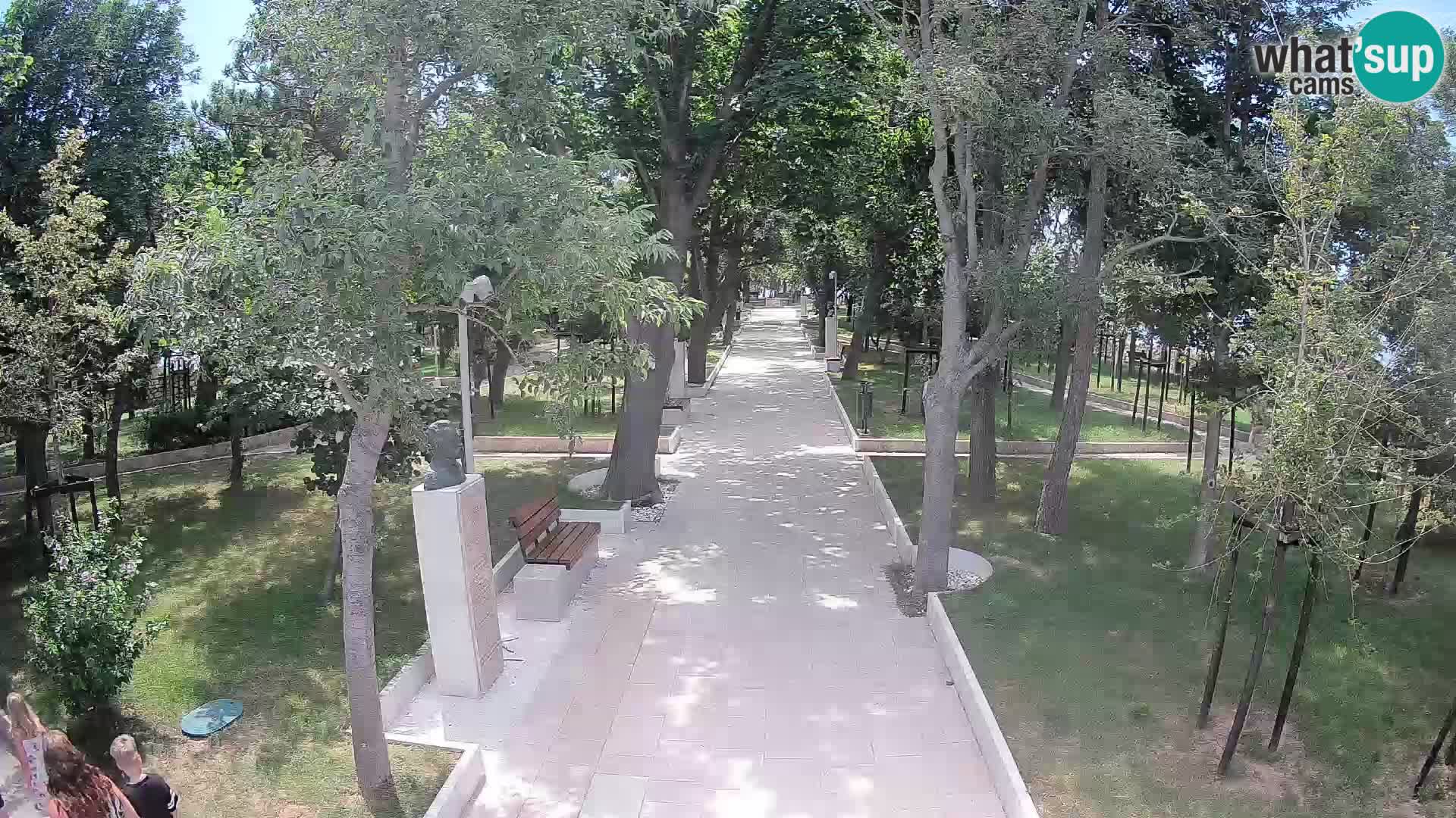 Park pisateljev Senj – Pogled v živo ob morju