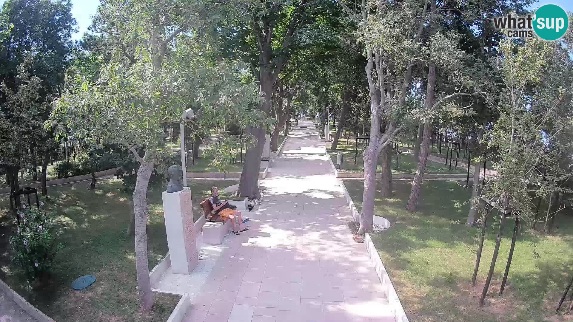 Park pisateljev Senj – Pogled v živo ob morju