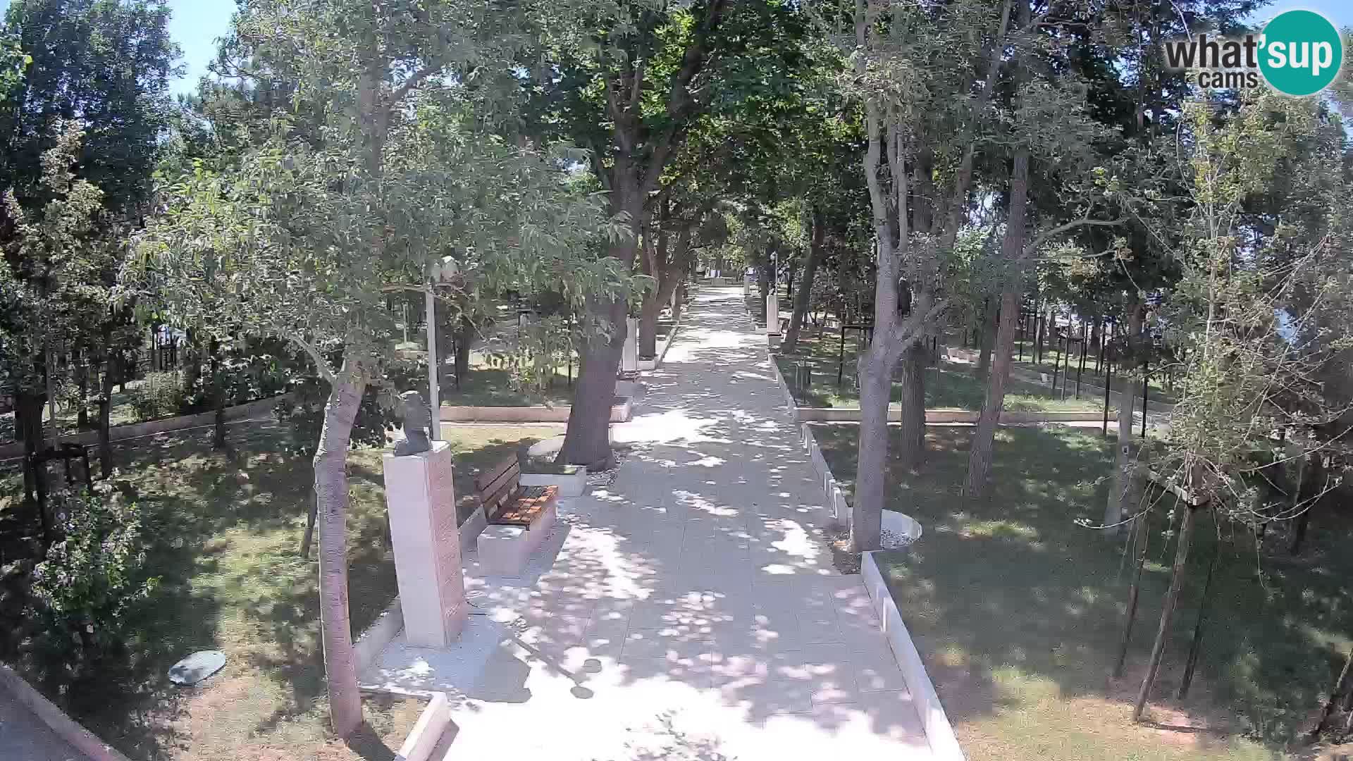 Park pisateljev Senj – Pogled v živo ob morju