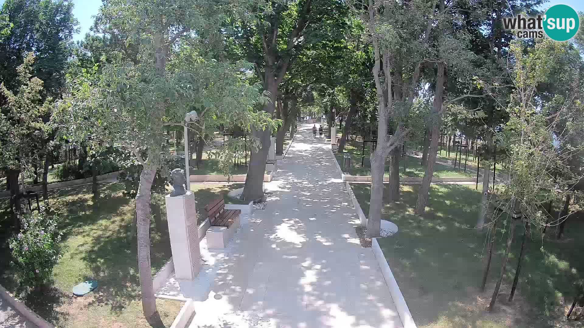 Park pisateljev Senj – Pogled v živo ob morju