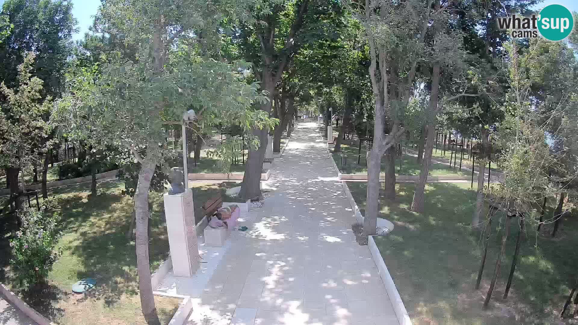 Park pisateljev Senj – Pogled v živo ob morju