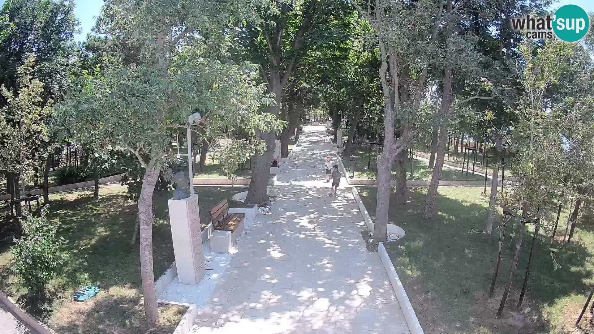Park pisateljev Senj – Pogled v živo ob morju
