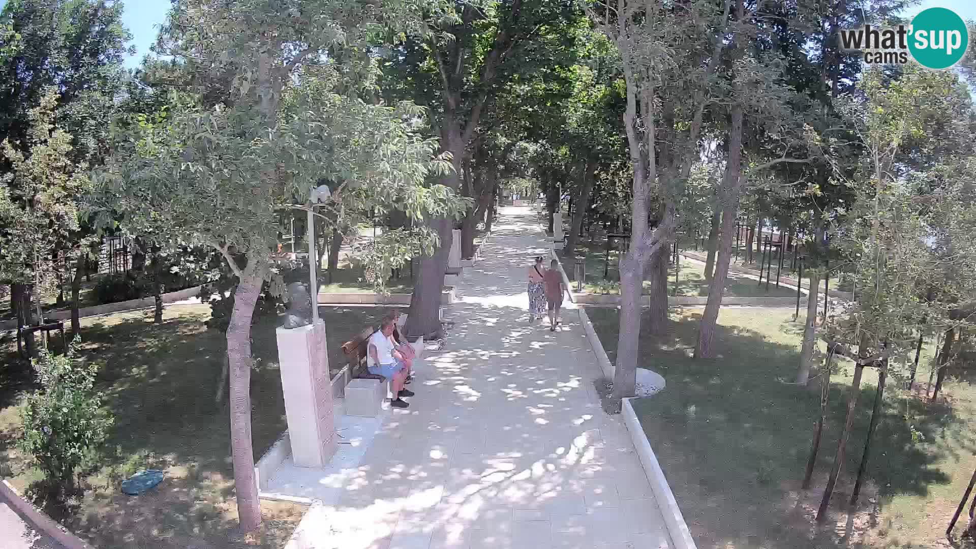 Park pisateljev Senj – Pogled v živo ob morju