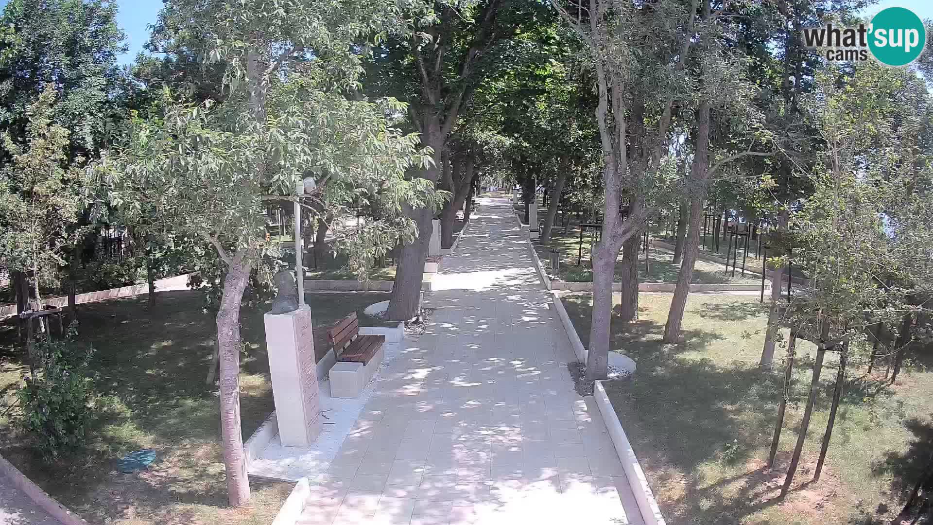 Park pisateljev Senj – Pogled v živo ob morju